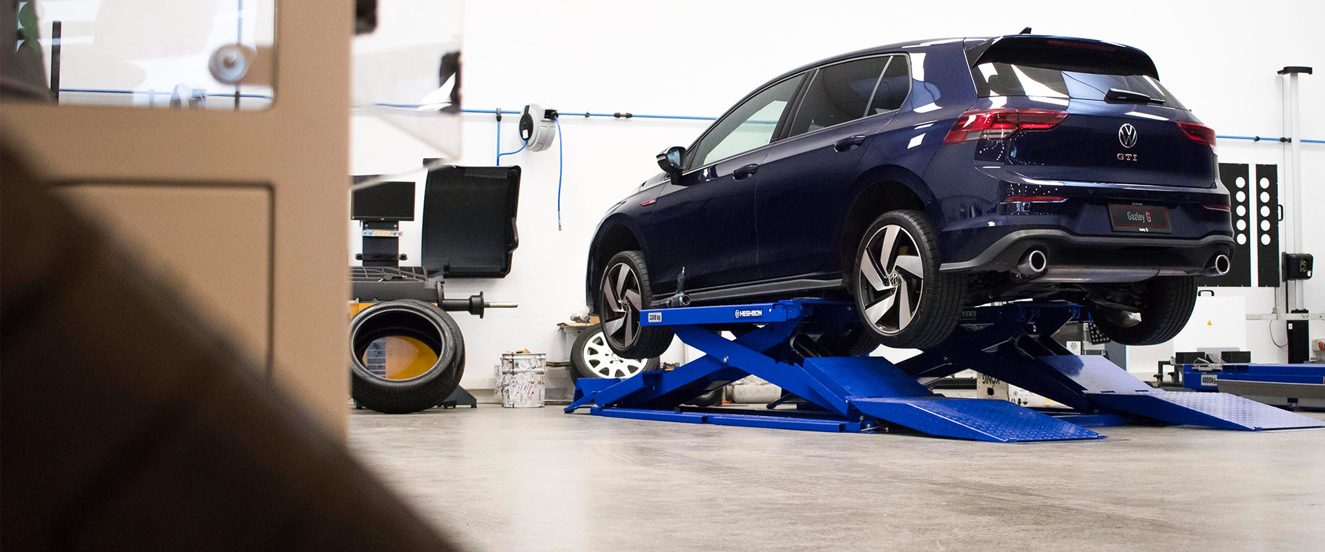 Alloy wheel mounted for repiars and finishing